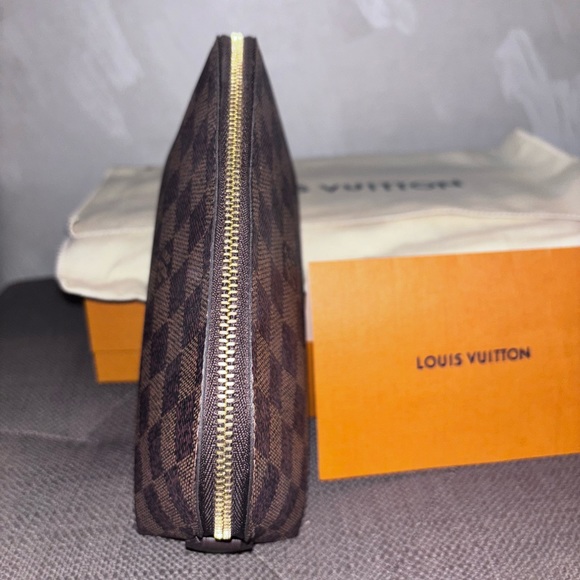 Louis Vuitton Cosmetic Pouch PM - Picture 4 of 8